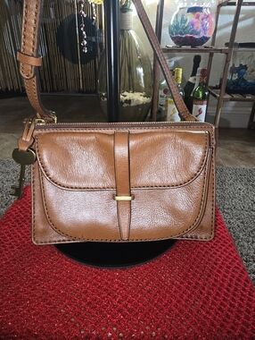 Fossil Leather Crossbody Bag in Cognac Brown - Classic & Timeless In EUC